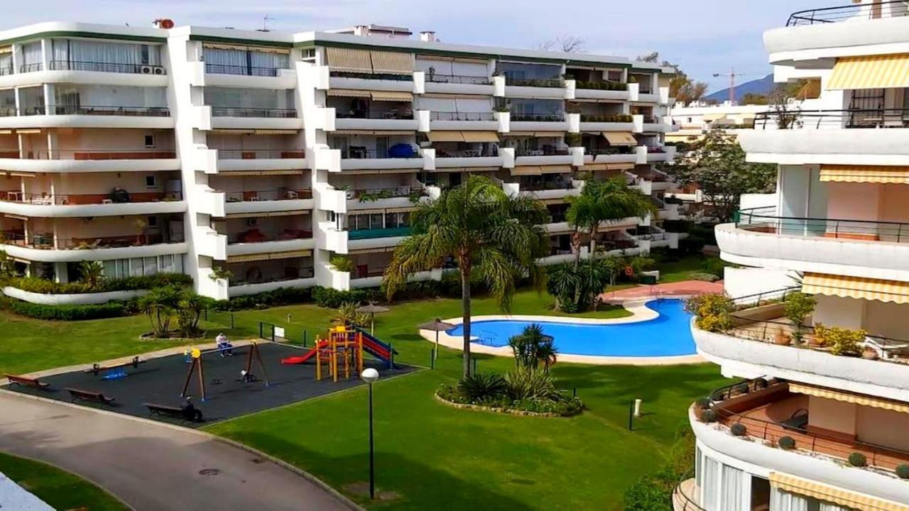 En Junto A Campos De Golf Apartamento *