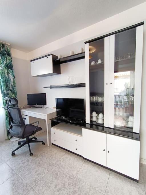 Sunny House With Communal Pool And Garden * Torrevieja