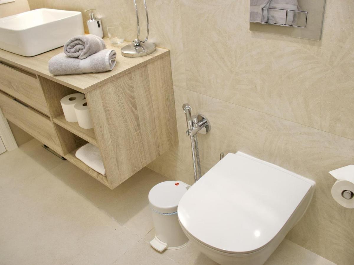 Apartment Duque Beachside Elegance *