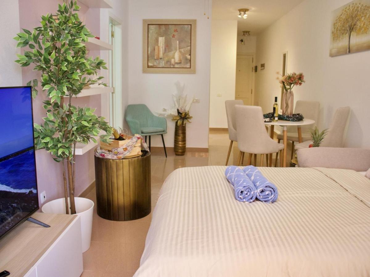 Apartment Duque Beachside Elegance