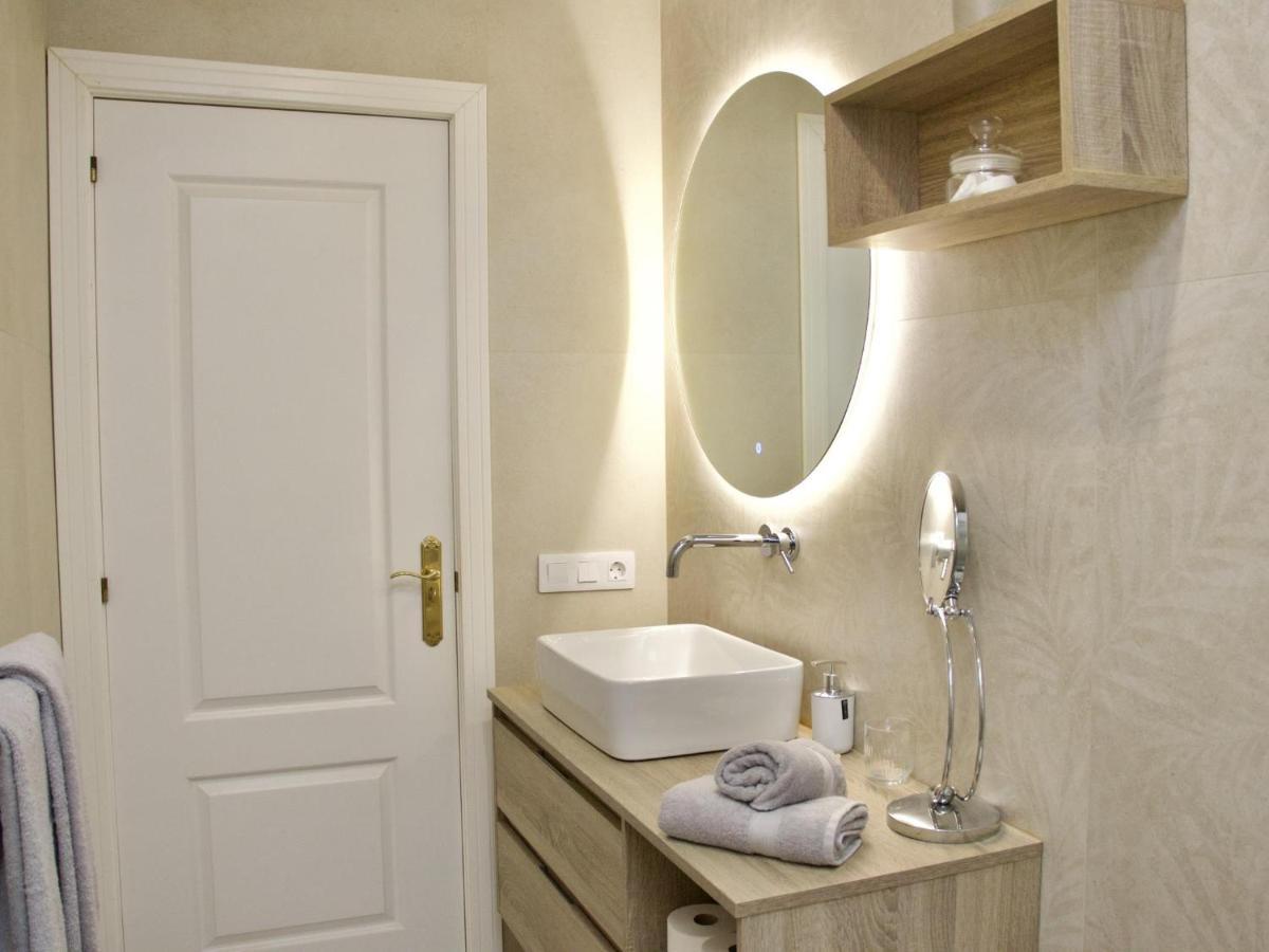 Duque Beachside Elegance Apartment *