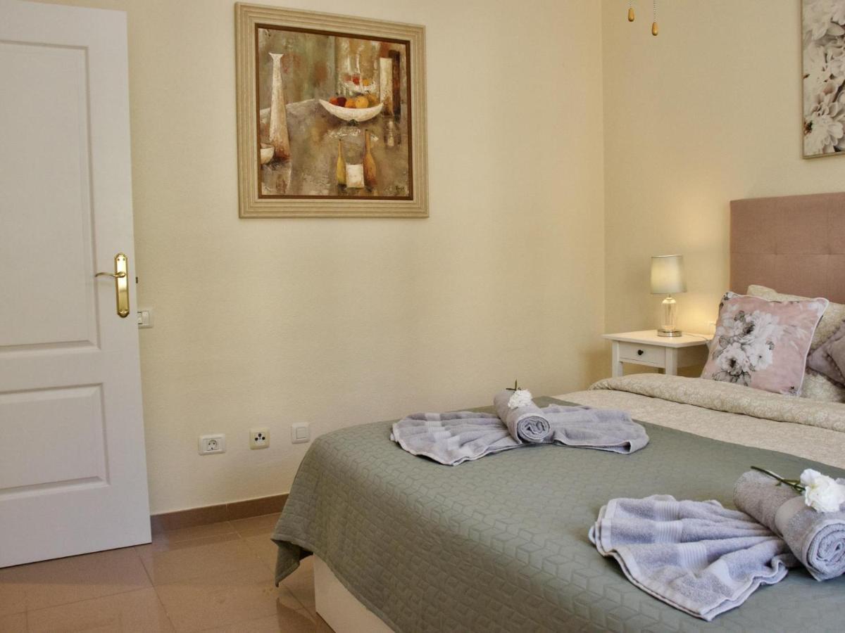 Duque Beachside Elegance Apartment *