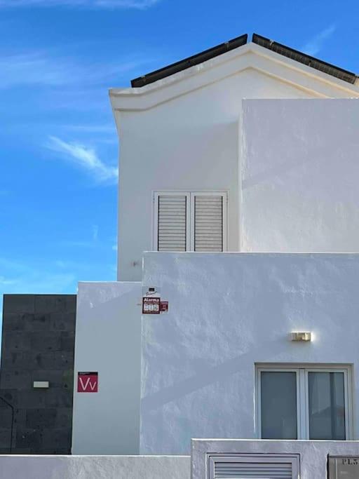 Lovely Sanmar, Heated Pool Villa Playa Blanca (Lanzarote)