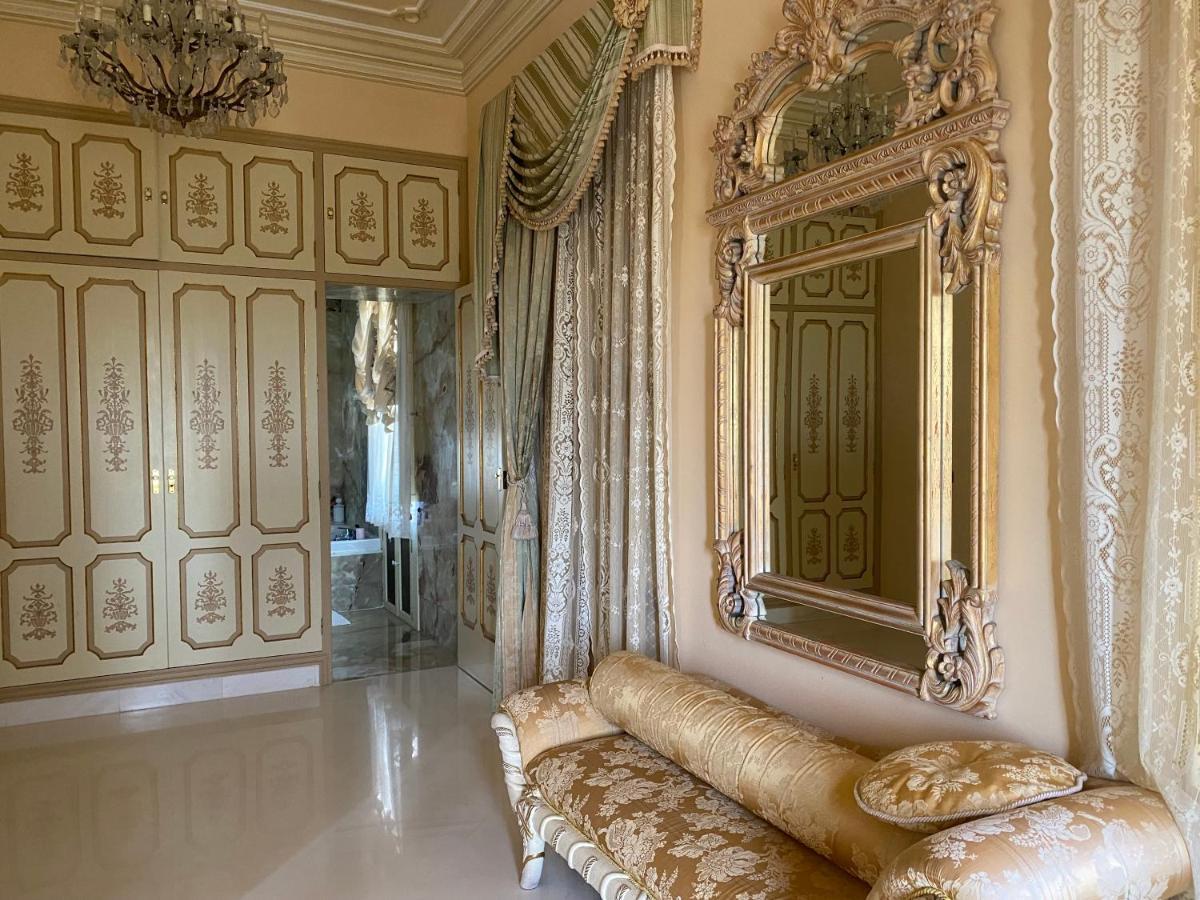 El Maestre Villa