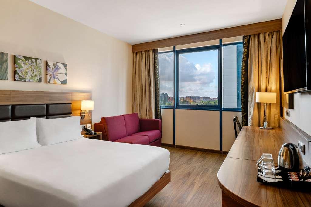 Hilton Garden Hotel 4*