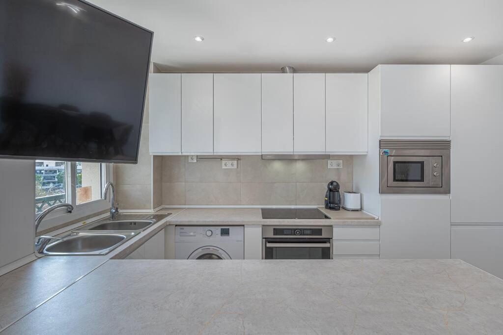 Flat -puerto Banus -6 A 8 Persons-pool-parking Apartamento *