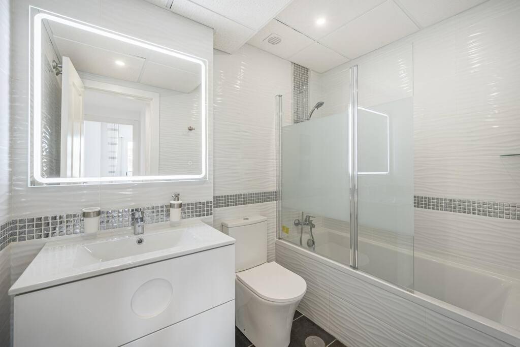 Flat -puerto Banus -6 A 8 Persons-pool-parking Apartamento Marbella