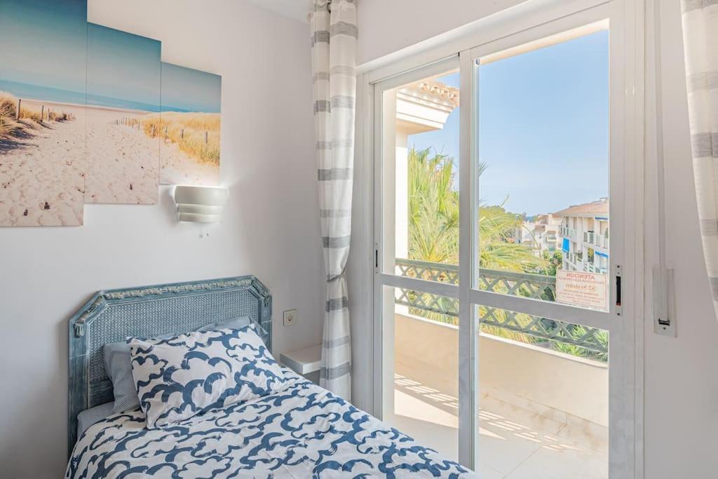 Flat -puerto Banus -6 A 8 Persons-pool-parking Apartamento