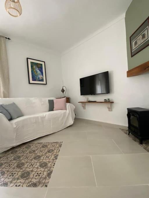 Holiday home A Hidden Gem In Estepa. With Dip Pool, Wifi, Bbq! *