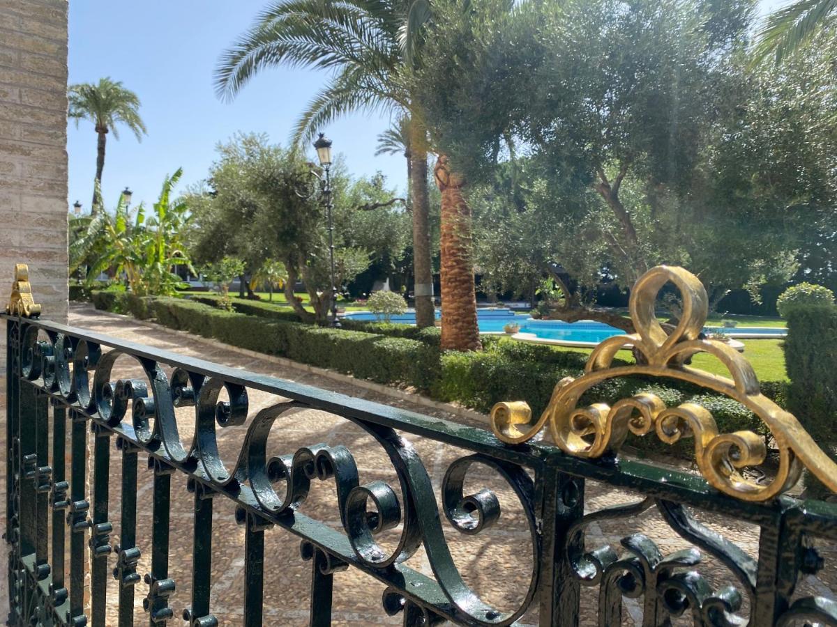 El Maestre Villa *