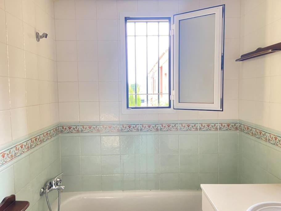 Las - Chalet Y Piscina A 10'de Sevilla * Umbrete