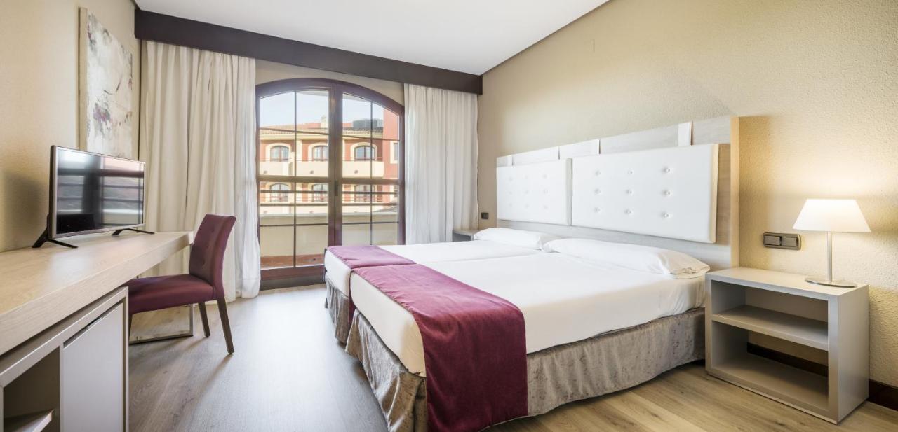 Ilunion Golf Hotel 4*