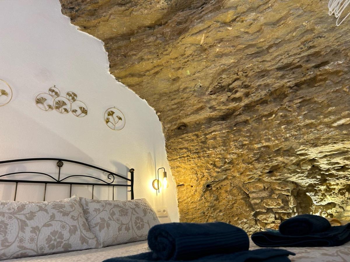 Casa Cueva Sol Y Luna Setenil Setenil De Las Bodegas
