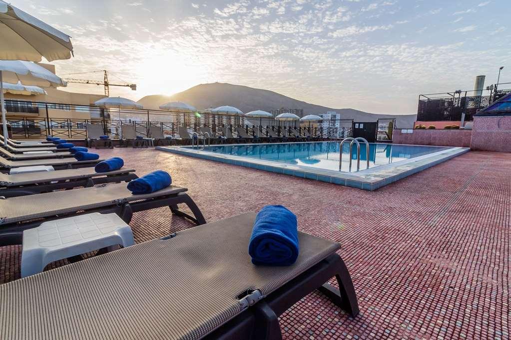 Reveron Plaza 4*