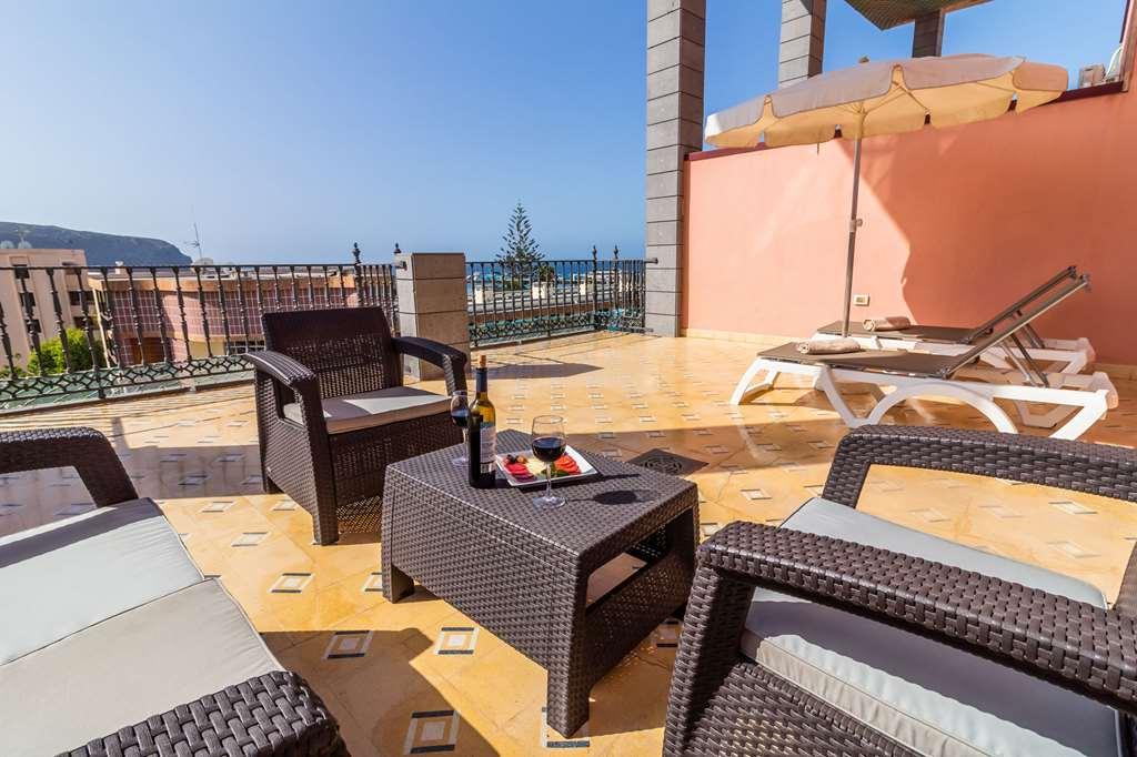 Reveron Plaza Hotel 4*