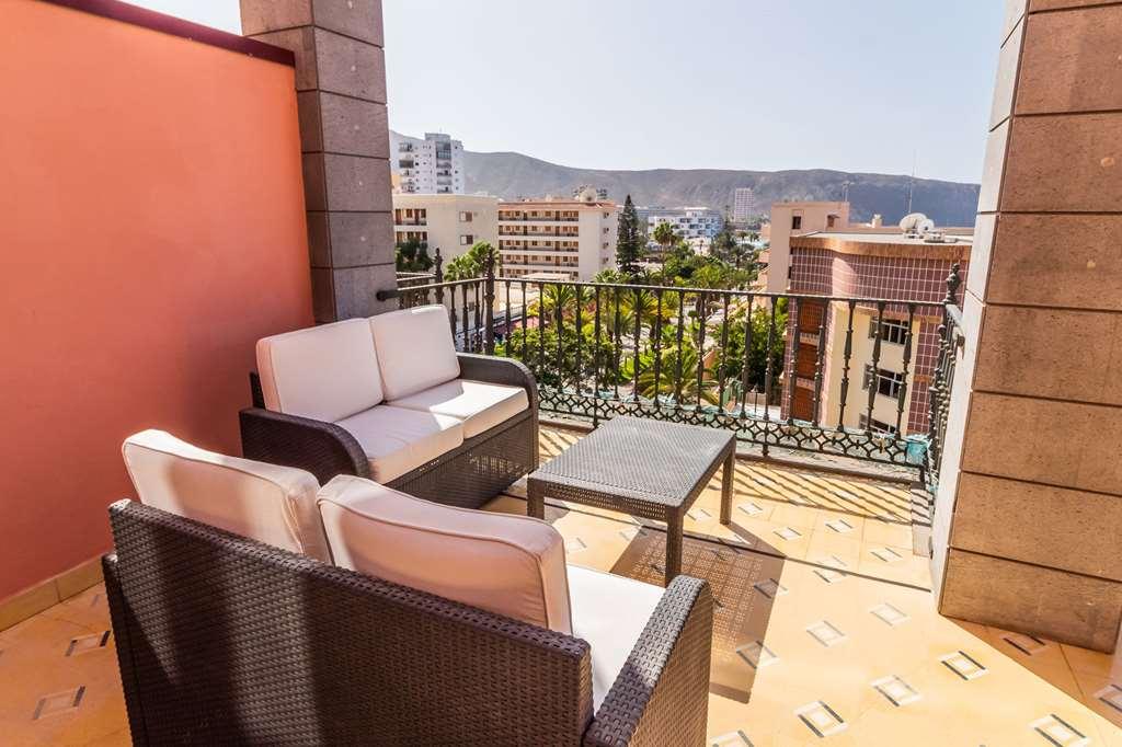 Reveron Plaza Hotel 4*