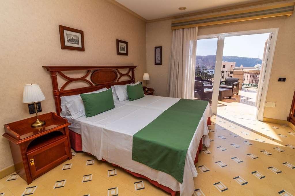 Hotel Reveron Plaza 4*