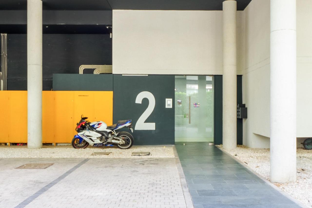 Apartment El Ventero - Elegante 5 Con Terraza, Wi-fi Y Aparcamiento En La Calle Camarma de Esteruelas
