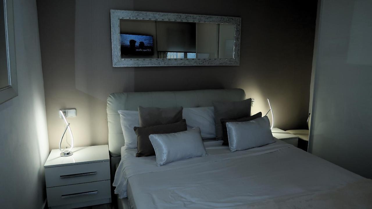 Entire , 2 Bedrooms Newly Remodeled Center Barcelona Apartamento Sitges
