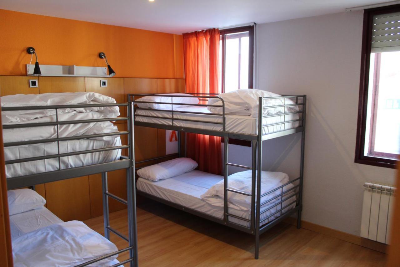 Hostal Mola! *