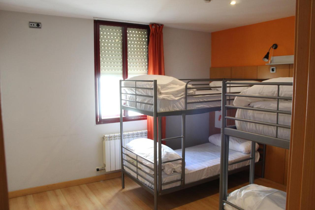 Hostal Mola! *