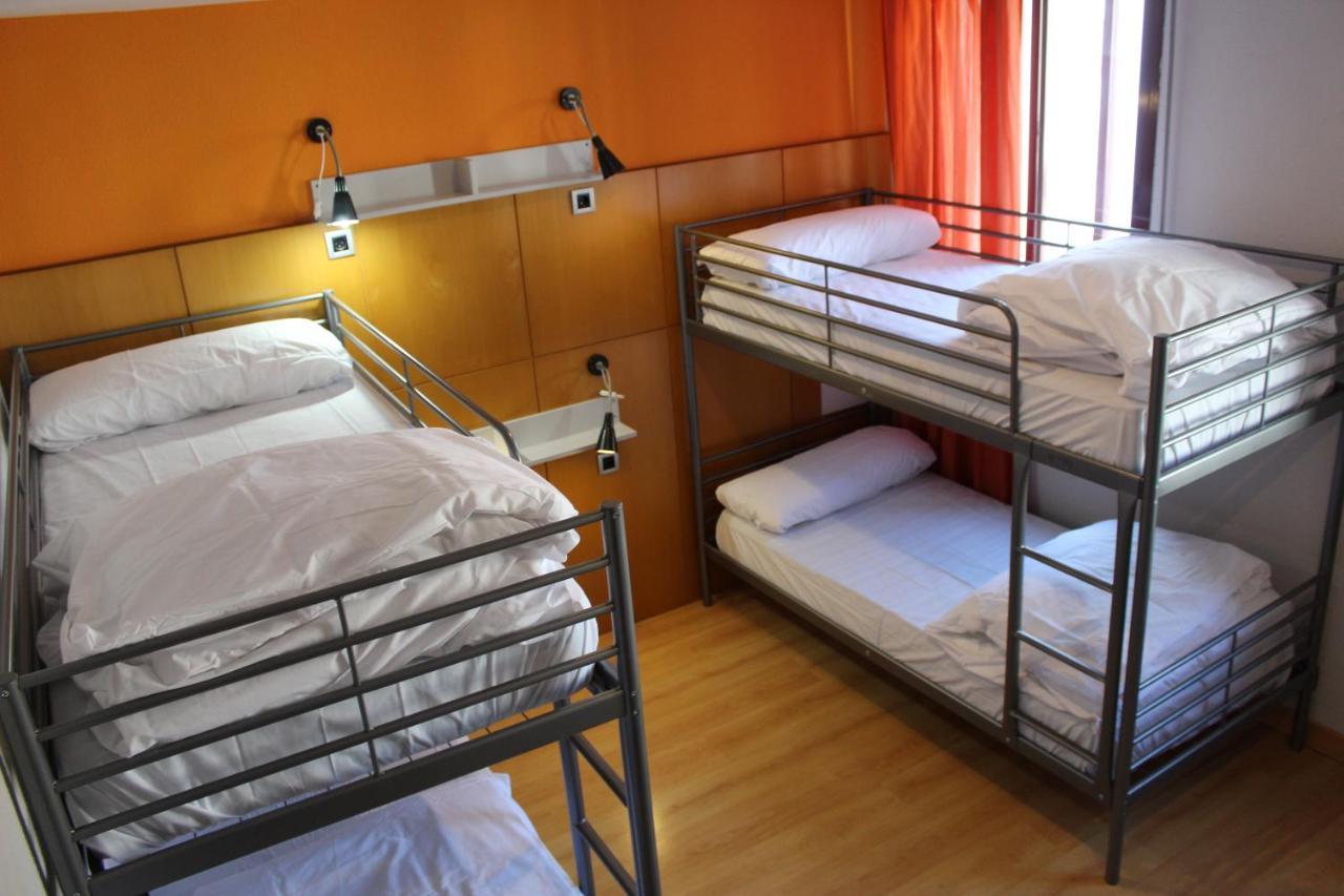 Mola! Hostal *