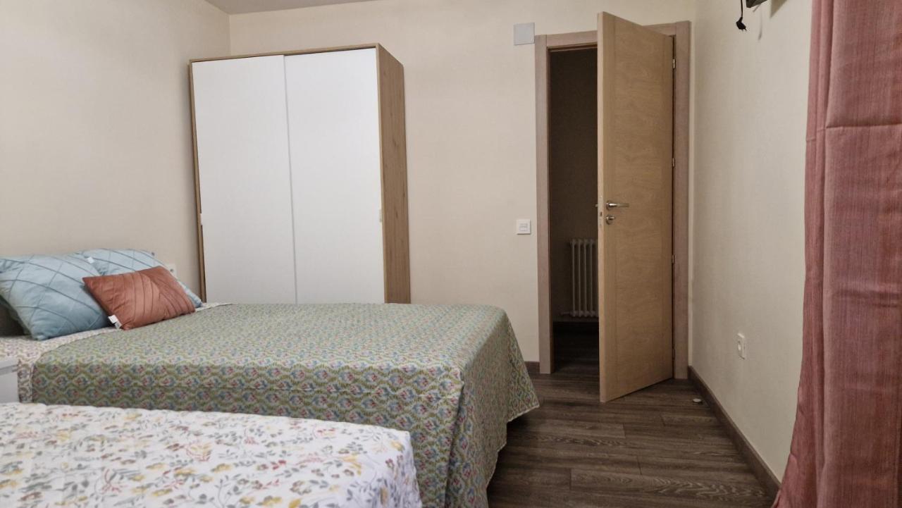 Piso Completo Centrico Y Habitaciones En El Casco Antiguo De Salamanca Apartment *
