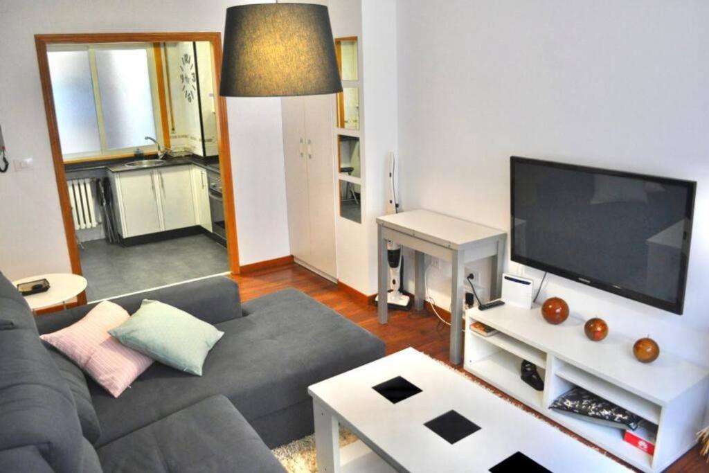 Curros Enriquez Rd, Centrico, Plaza Garage Apartamento *