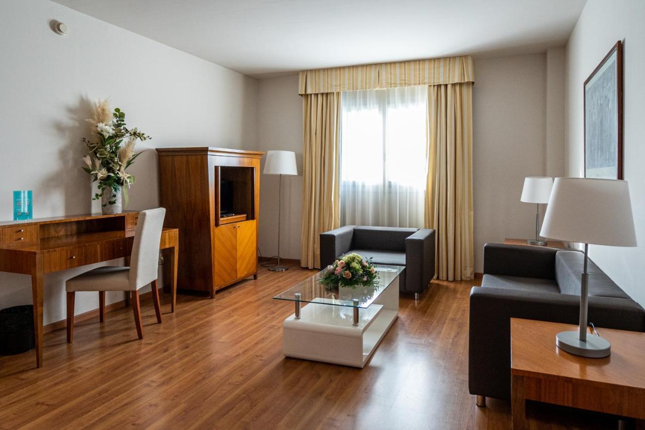 Avenida Hotel Almería