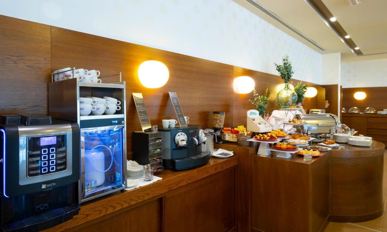 Hotel Attica21