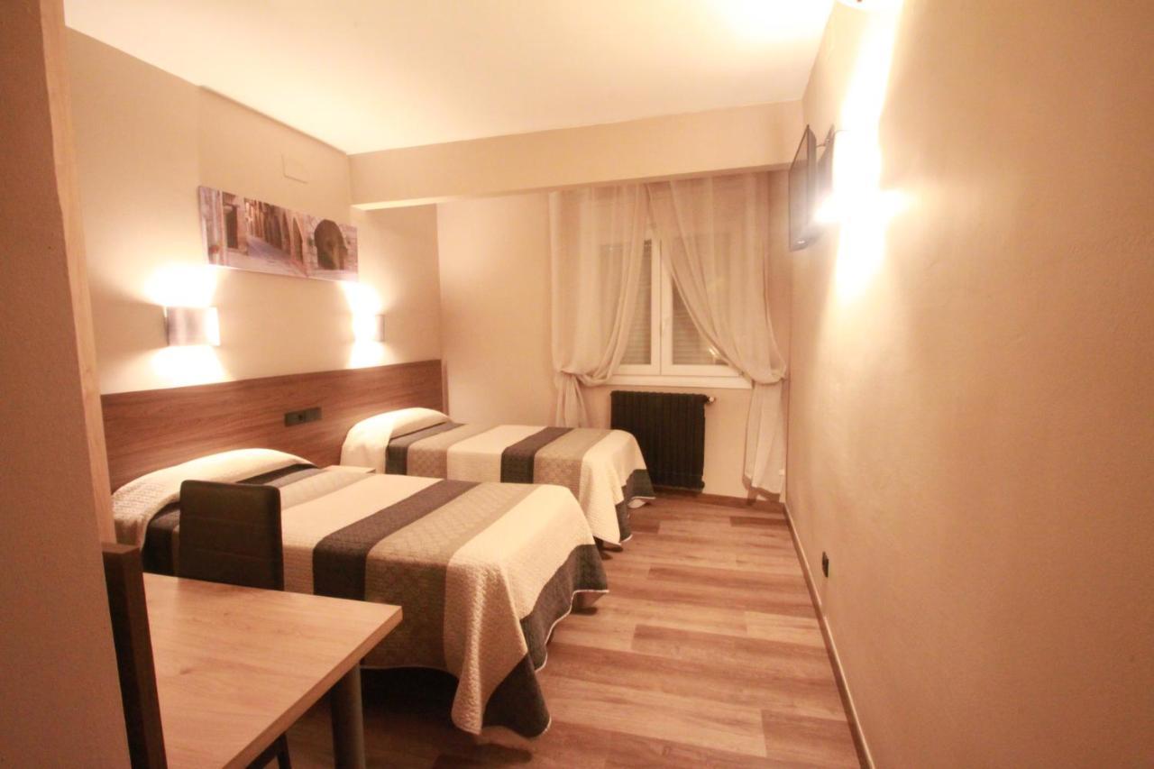 Hotel Hotel, H De L'anton Batea