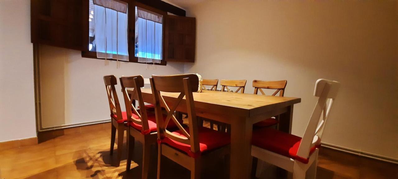 Casa En Sobarzo, Junto Al Parque De Cabarceno