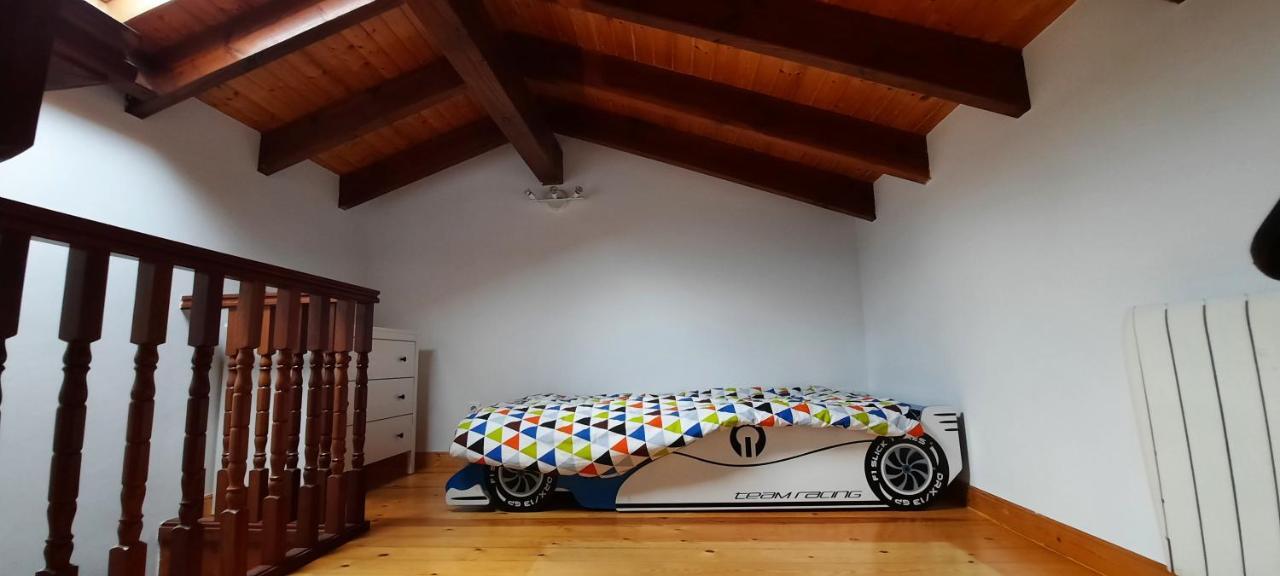Casa En Sobarzo, Junto Al Parque De Cabarceno *