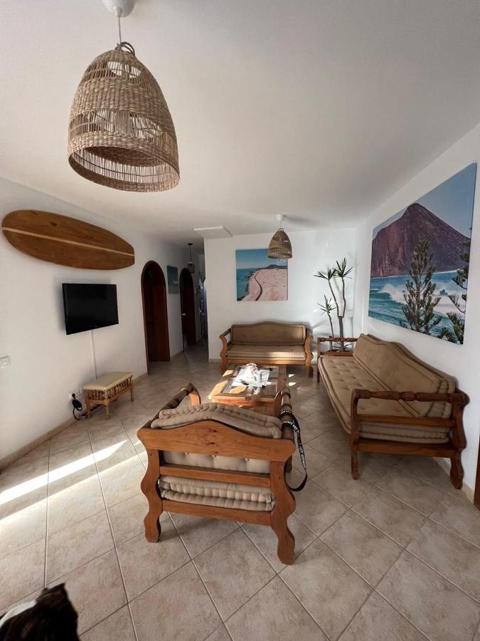 Hostel Pura Vida Surf Camp & School *