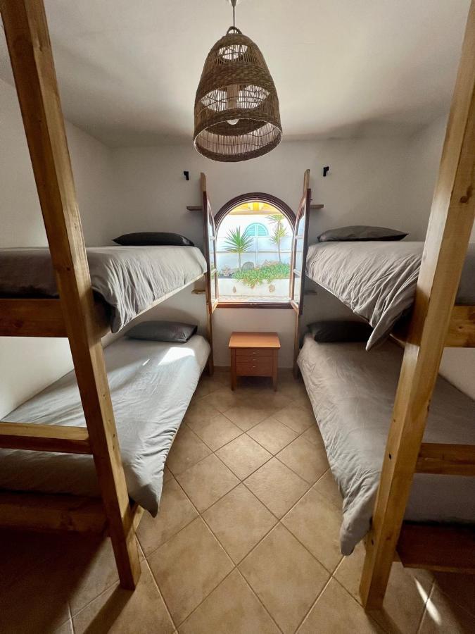 Pura Vida Surf Camp & School Hostel La Oliva