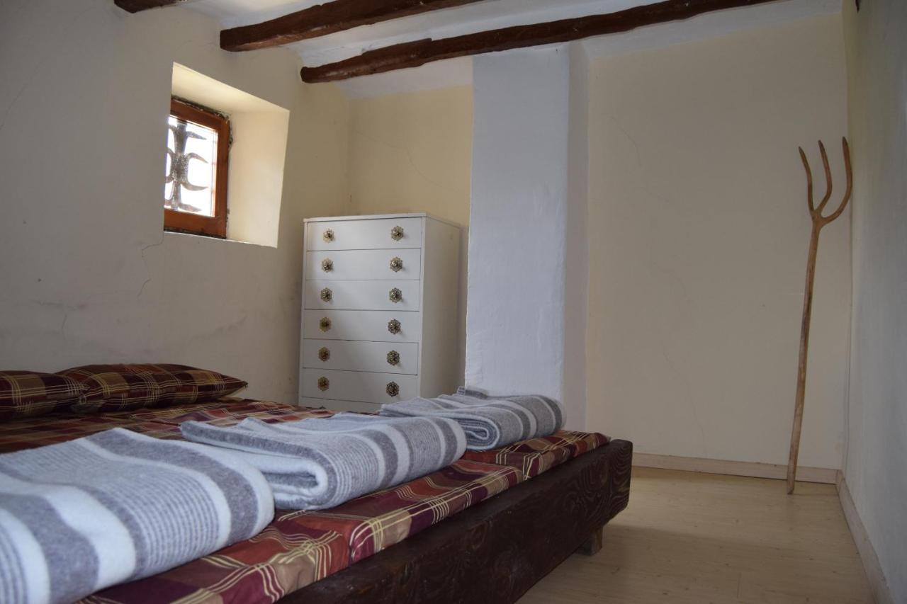 Refugi De Cortiuda Hostel Peramola