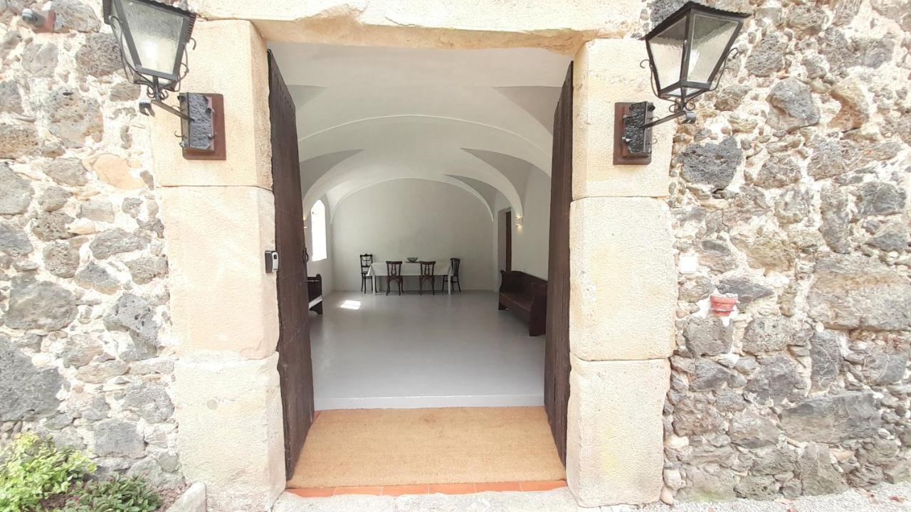 Mas Puig De Baix With Private Pool And Gardens Olot