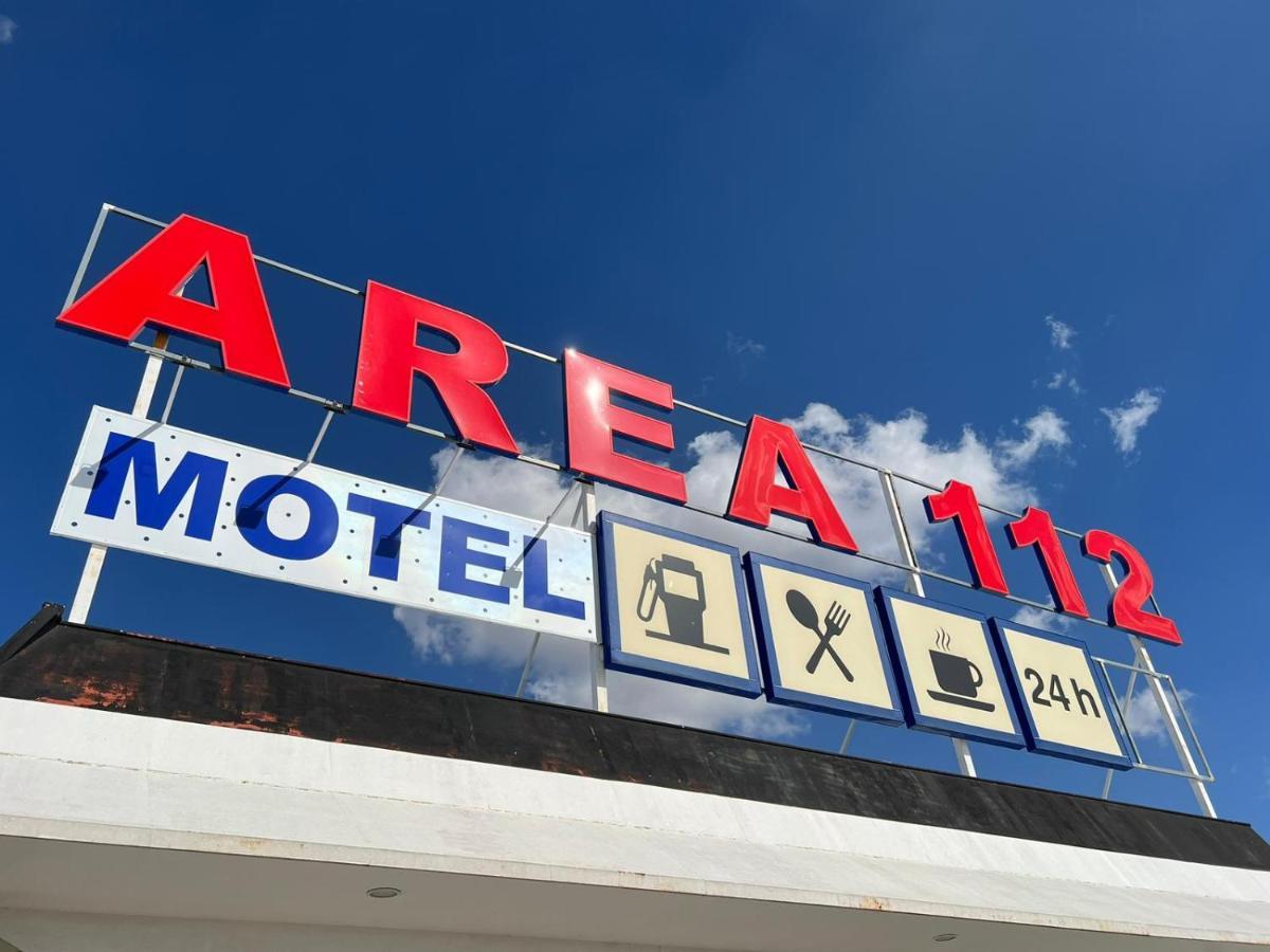 Motel 112 *