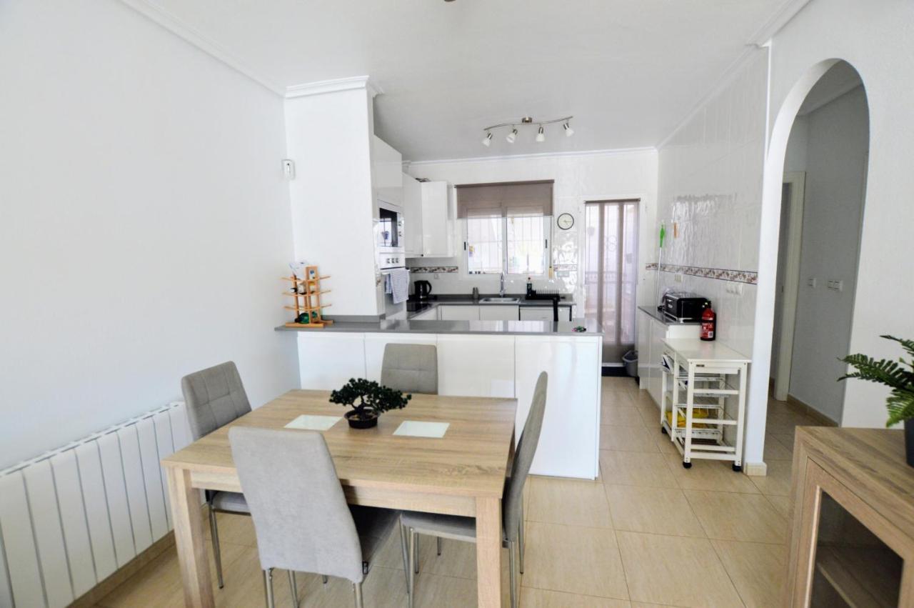 2 Bed Walking Distance Of Tow Holiday home *