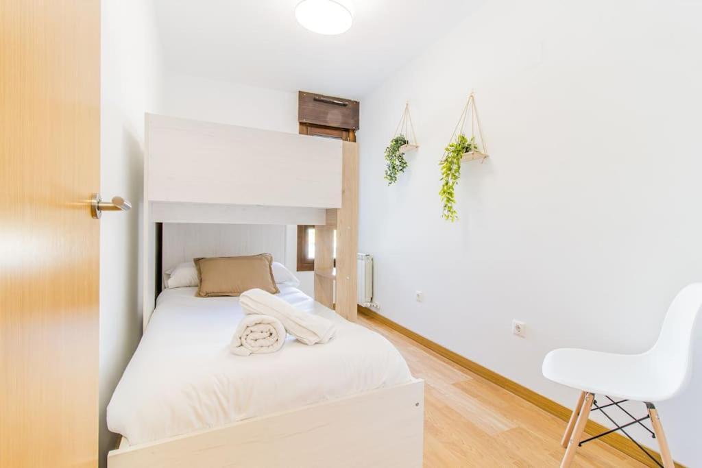 Apartamento Penthouse Pyrinees , Terrace , Parking & Storage *