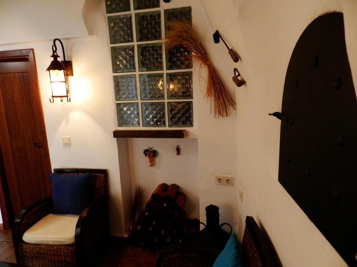 Casa Triana * Cuevas del Campo