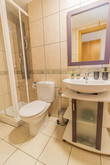 Penthouse Pyrinees , Terrace , Parking & Storage Apartamento