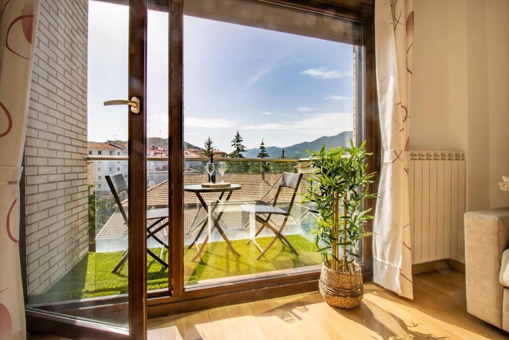 Penthouse Pyrinees , Terrace , Parking & Storage *
