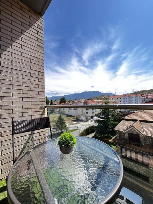 Penthouse Pyrinees , Terrace , Parking & Storage Sabiñánigo