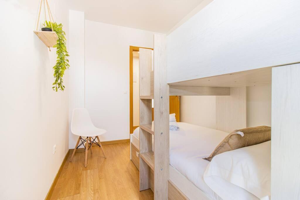 Penthouse Pyrinees , Terrace , Parking & Storage *