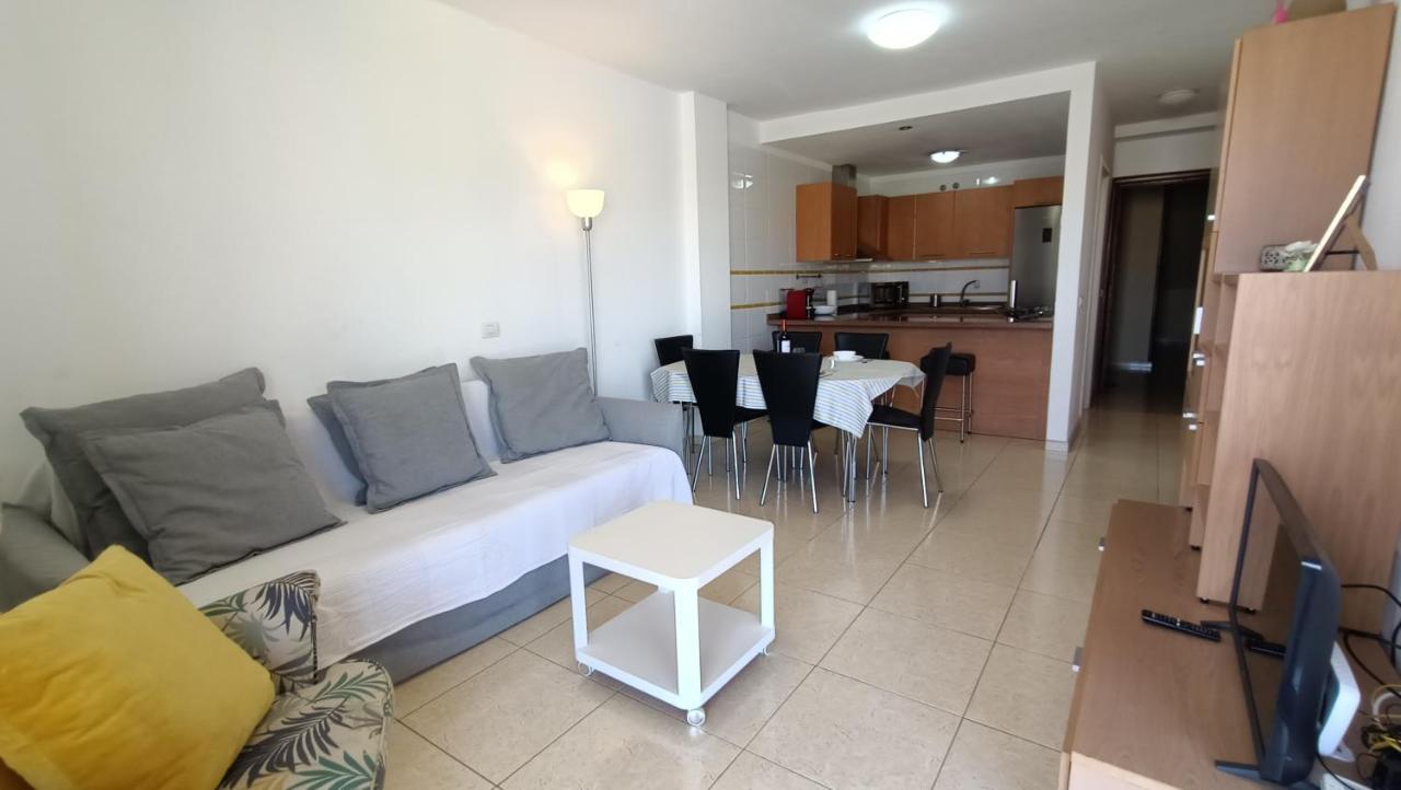 El Medano, Near The Beach. Apartment