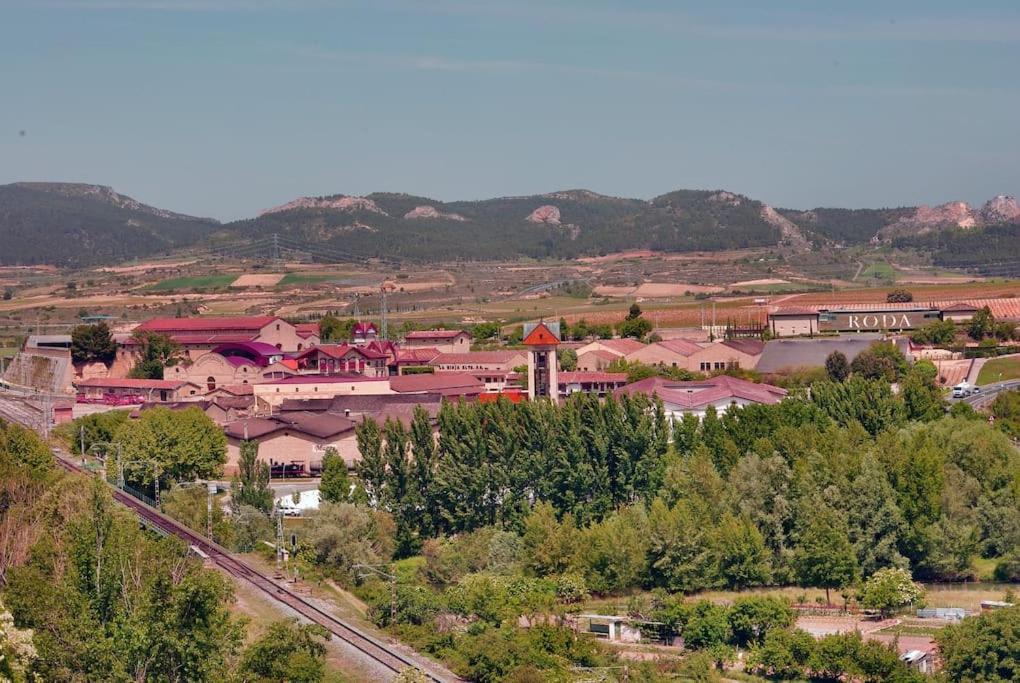 Capital Del Vino Con Vistas A La Montana *
