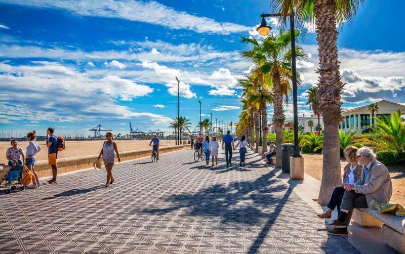 Homestay Cosy Near And Valencia