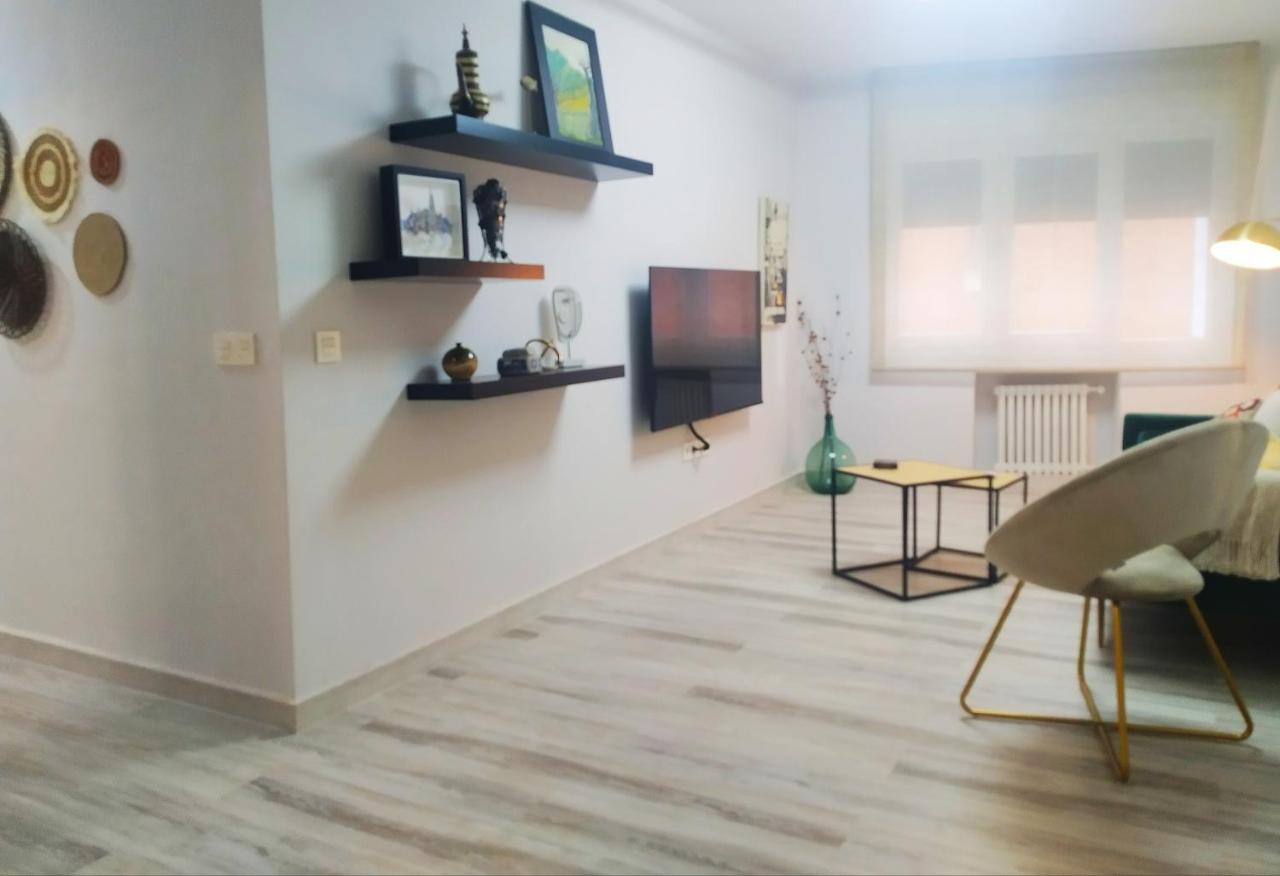 Megano, A Estrenar En La Ruta Vinos. Junto A Estanciones. Apartment *