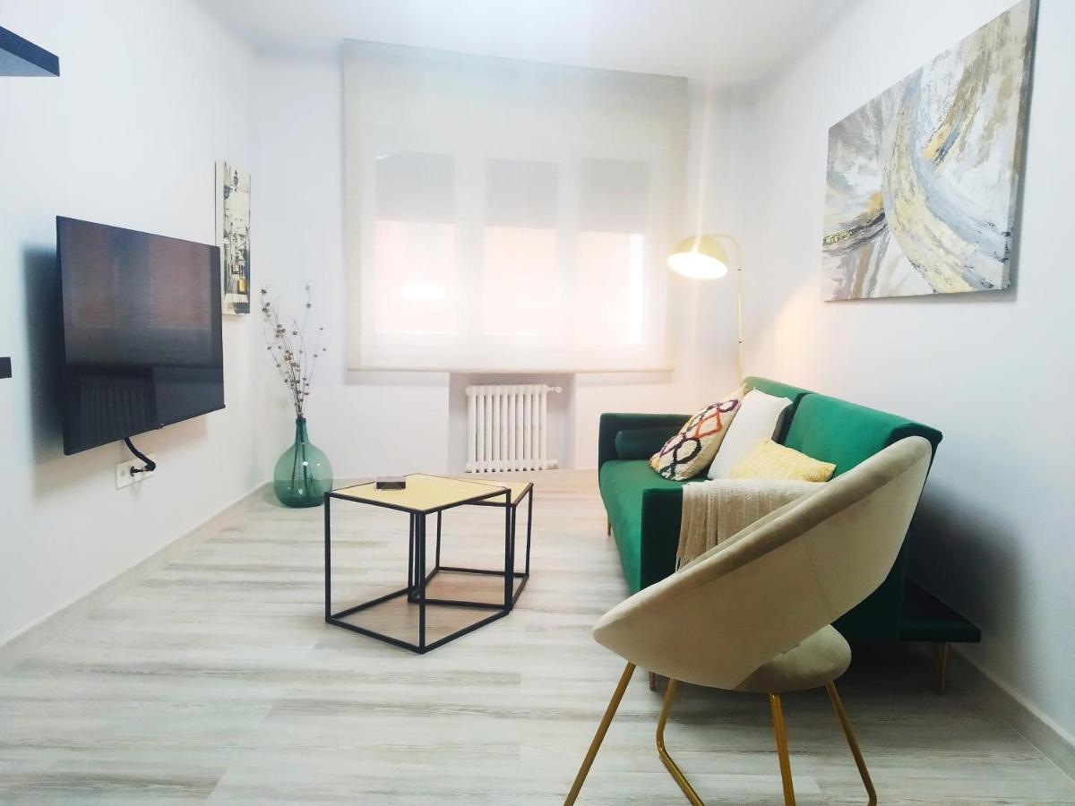 Megano, A Estrenar En La Ruta Vinos. Junto A Estanciones. Apartment Oviedo